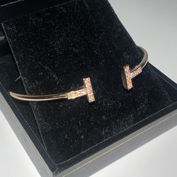 Tiffany & Co. T Diamond Wire Bracelet - 18K Rose Gold, Medium, 0.24ct - Picture 7 of 12